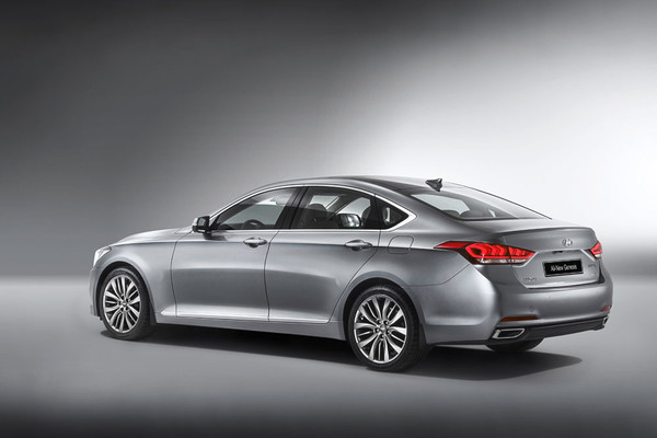 Hyundai объявила о старте продаж новой модели Genesis
