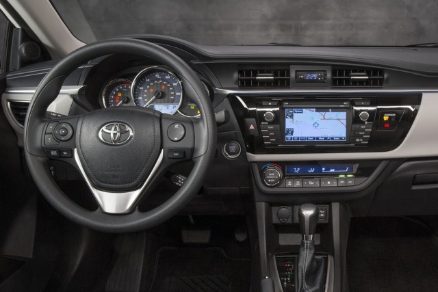Тест-драйв Тойота Королла (Toyota Corolla) 2013-2014